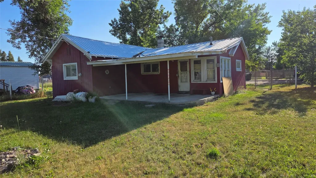 42220 2nd Avenue E Pablo MT 59855