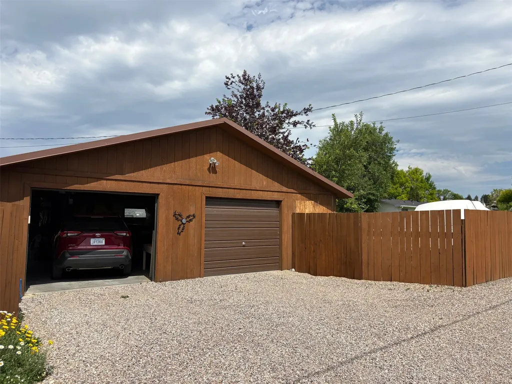 1136 E Glendale Street Dillon MT 59725