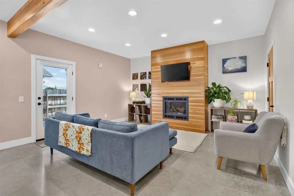 261 Burns Street Somers MT 59932