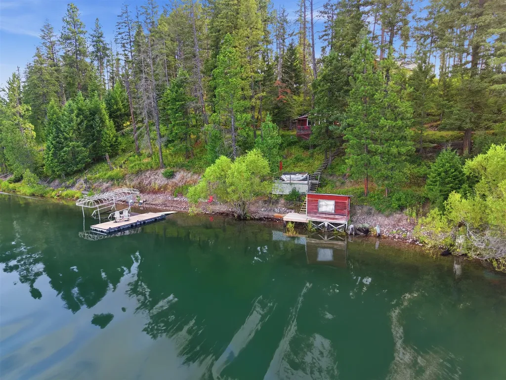 1822 Echo Cabin Loop Bigfork MT 59911