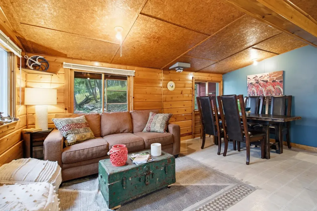 1822 Echo Cabin Loop Bigfork MT 59911