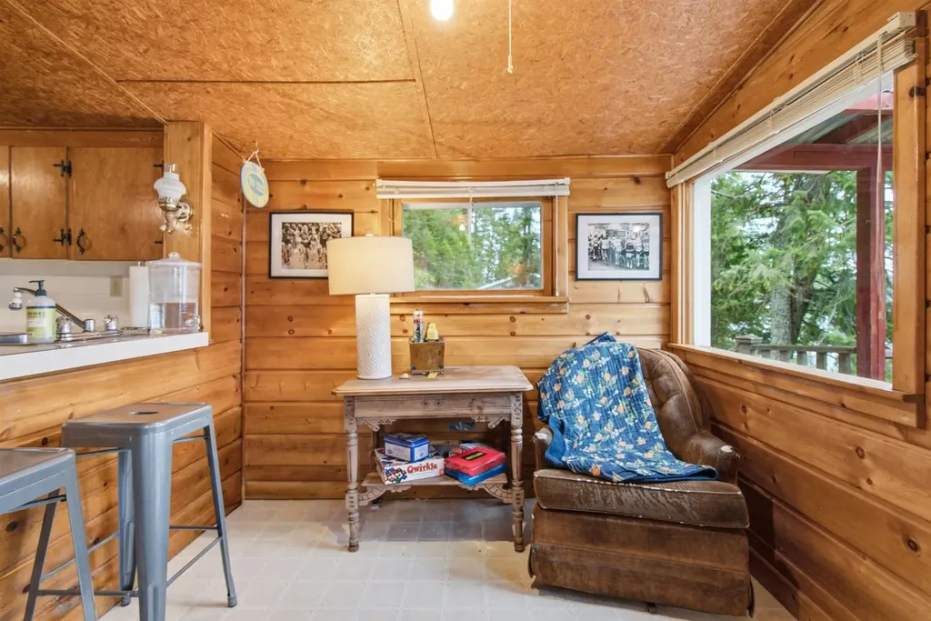 1822 Echo Cabin Loop Bigfork MT 59911