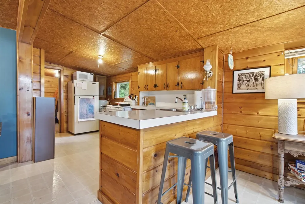 1822 Echo Cabin Loop Bigfork MT 59911