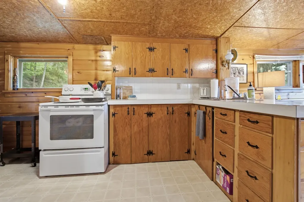 1822 Echo Cabin Loop Bigfork MT 59911