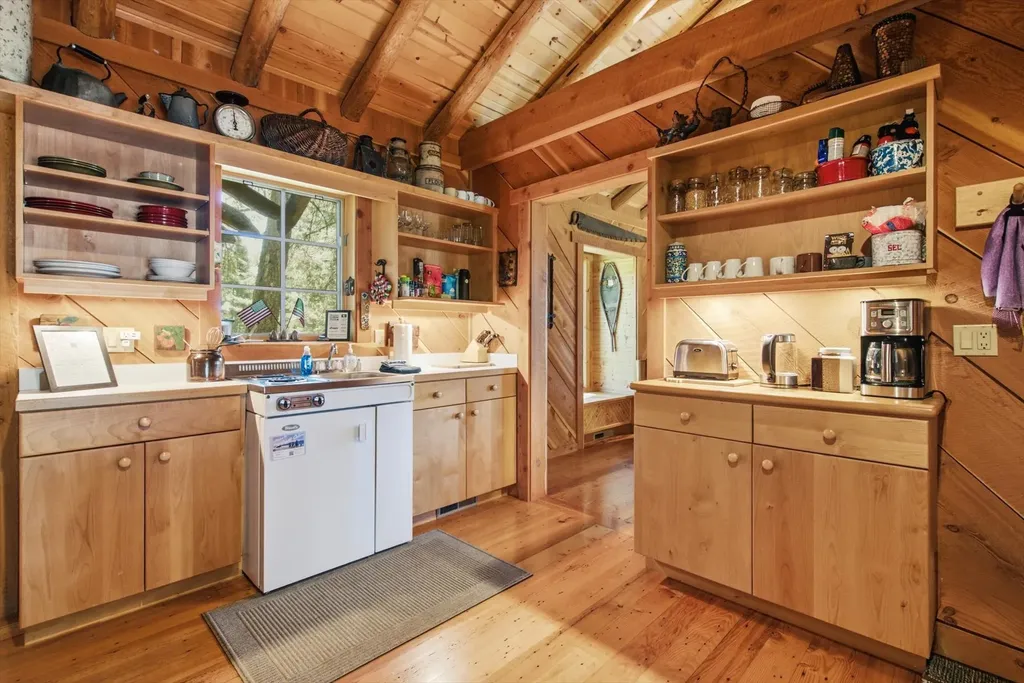 9050 Mt Highway 35 Bigfork MT 59911