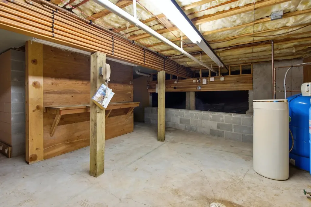 9050 Mt Highway 35 Bigfork MT 59911