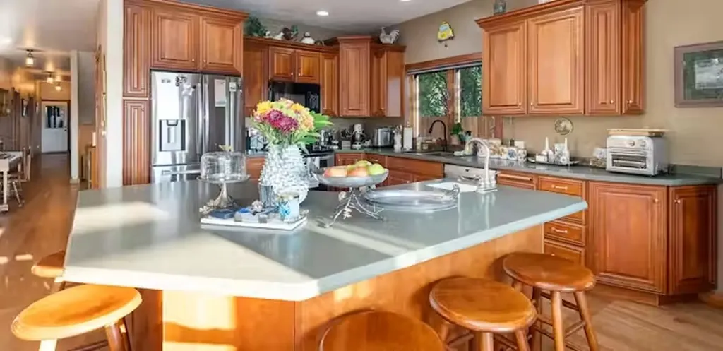 416 Electric Avenue Bigfork MT 59911