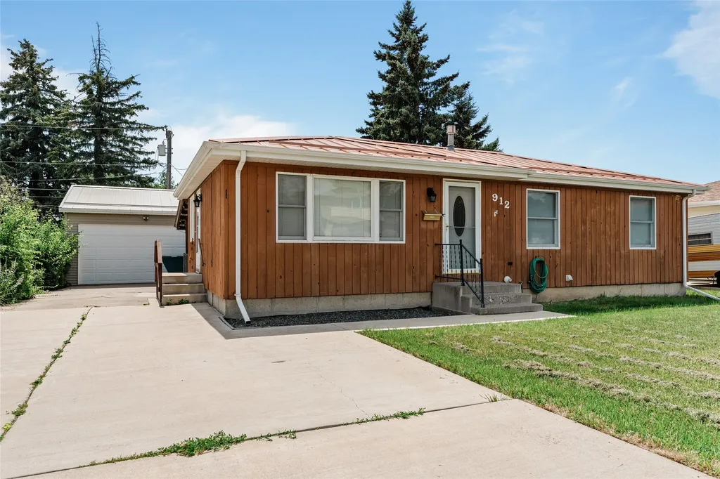 912 Avenue C NW Great Falls MT 59404