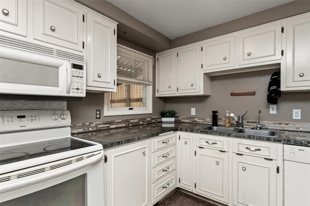 912 Avenue C NW Great Falls MT 59404