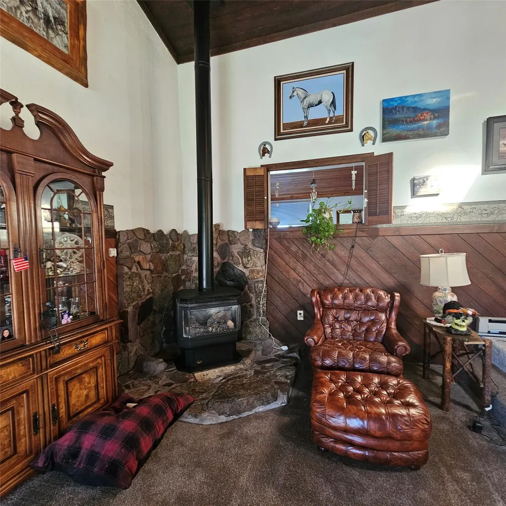 1235 Arrow Horse Lane Corvallis MT 59828