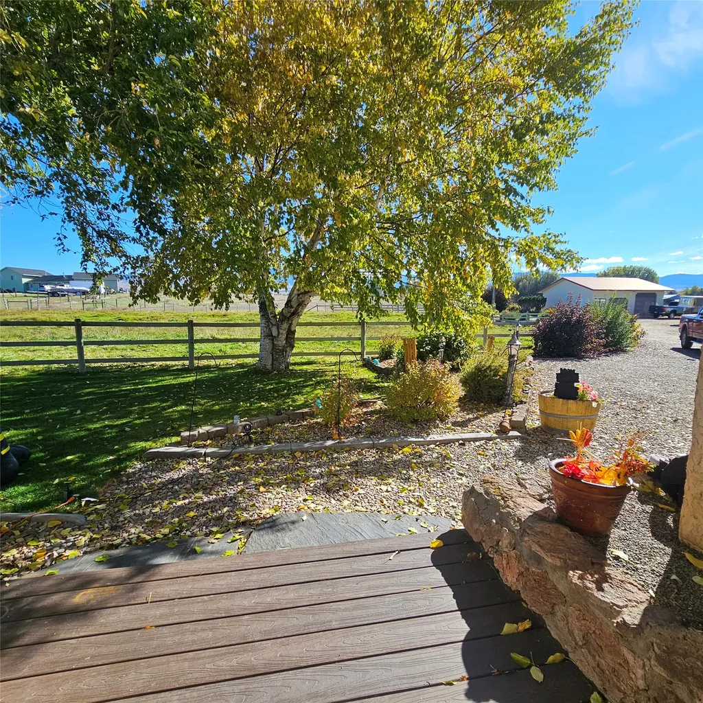 1235 Arrow Horse Lane Corvallis MT 59828