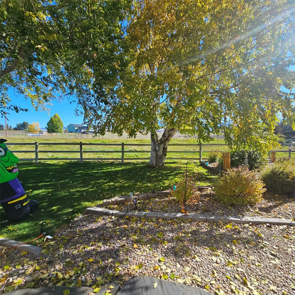 1235 Arrow Horse Lane Corvallis MT 59828