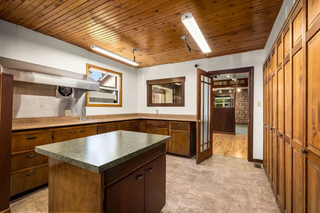 735 S Main Street Kalispell MT 59901
