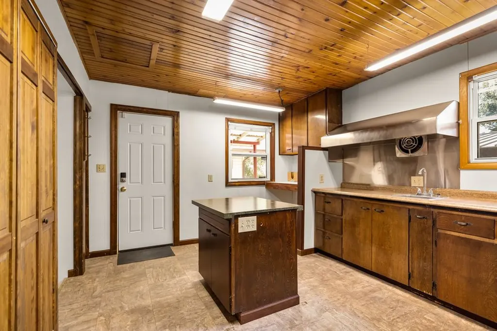 735 S Main Street Kalispell MT 59901