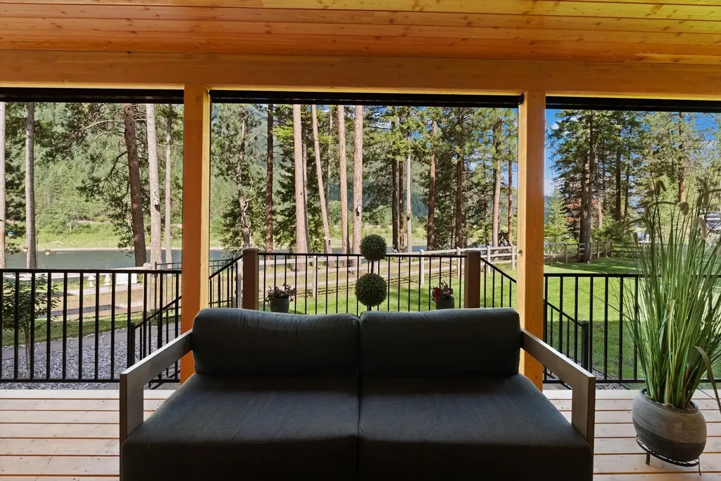 218 Quarter Circle Cross Drive St Regis MT 59866