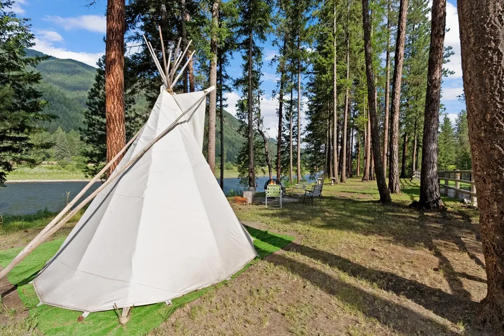 218 Quarter Circle Cross Drive St Regis MT 59866