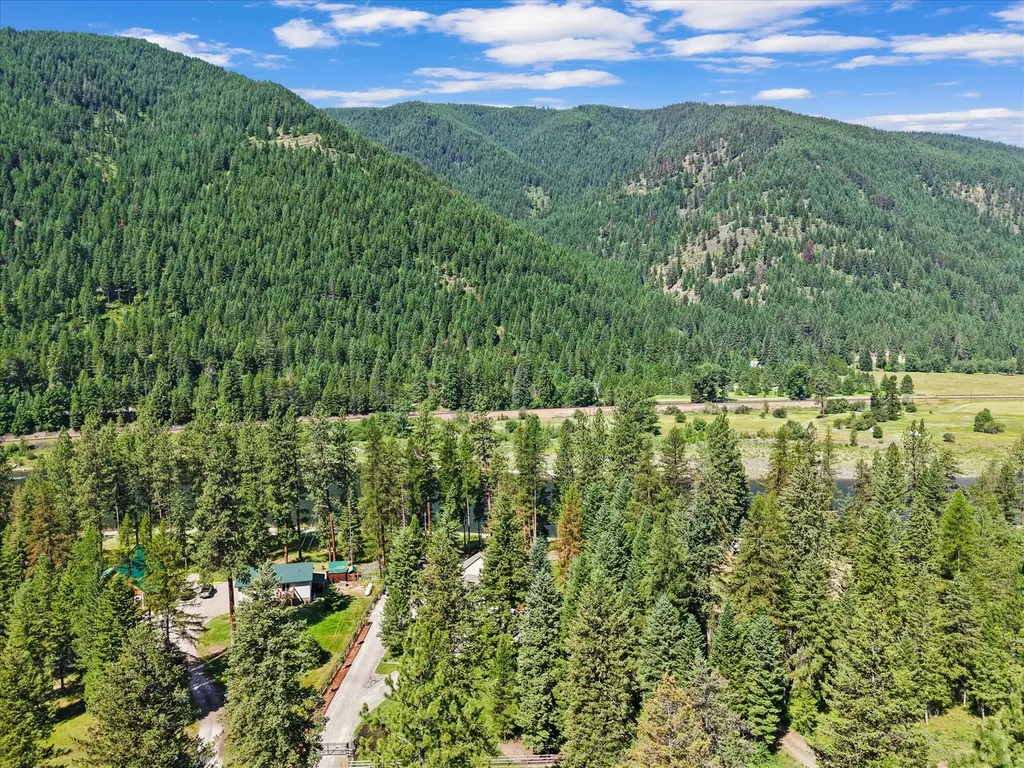 218 Quarter Circle Cross Drive St Regis MT 59866