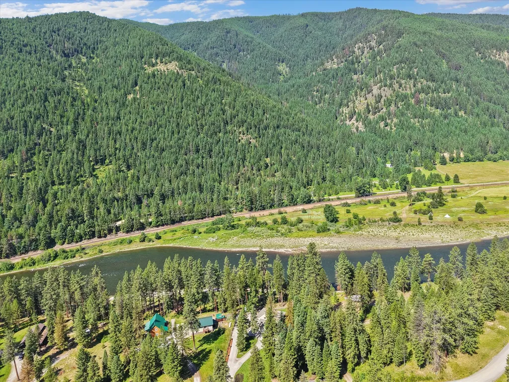 218 Quarter Circle Cross Drive St Regis MT 59866