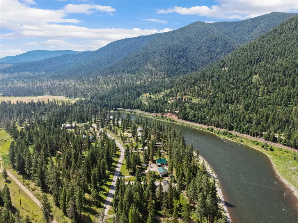 218 Quarter Circle Cross Drive St Regis MT 59866