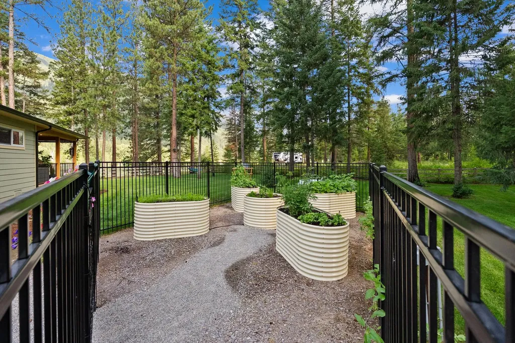 218 Quarter Circle Cross Drive St Regis MT 59866