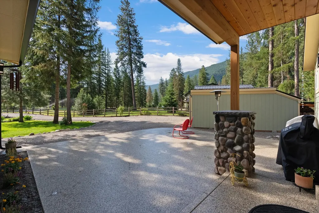 218 Quarter Circle Cross Drive St Regis MT 59866