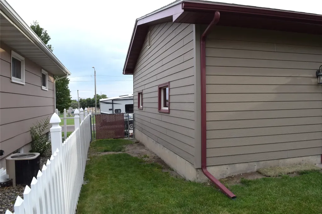 1403 10th Avenue NW Great Falls MT 59404