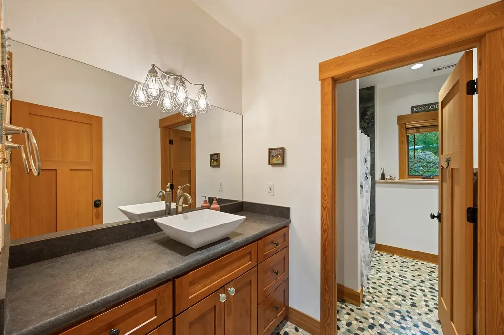 158 Mccaffery Lookout Trail Bigfork MT 59911
