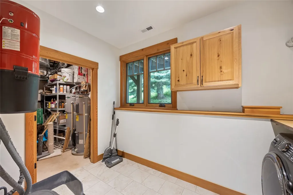 158 Mccaffery Lookout Trail Bigfork MT 59911