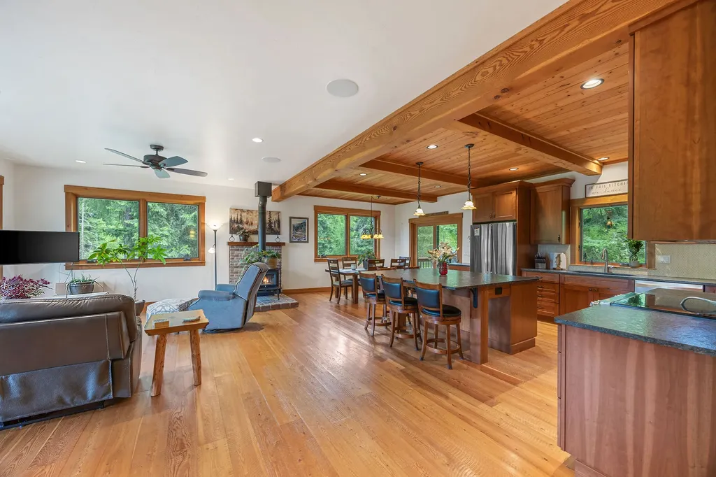 158 Mccaffery Lookout Trail Bigfork MT 59911