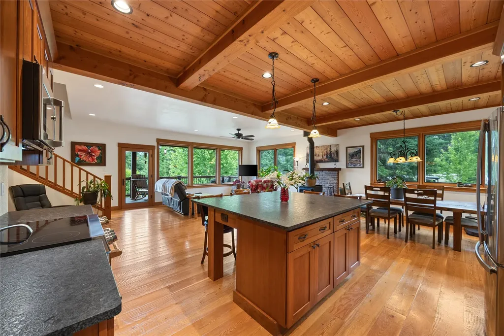 158 Mccaffery Lookout Trail Bigfork MT 59911