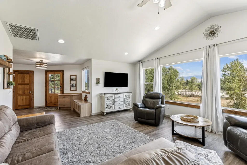 1774 Us Highway 93 N Victor MT 59875