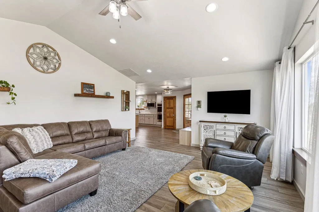 1774 Us Highway 93 N Victor MT 59875