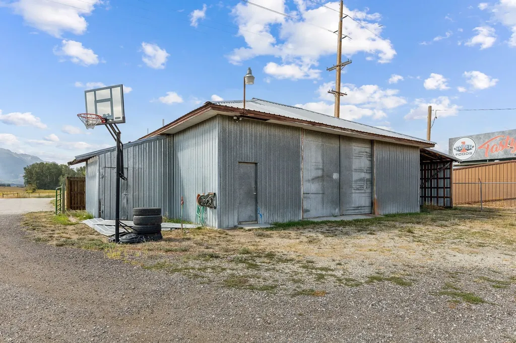 1774 Us Highway 93 N Victor MT 59875