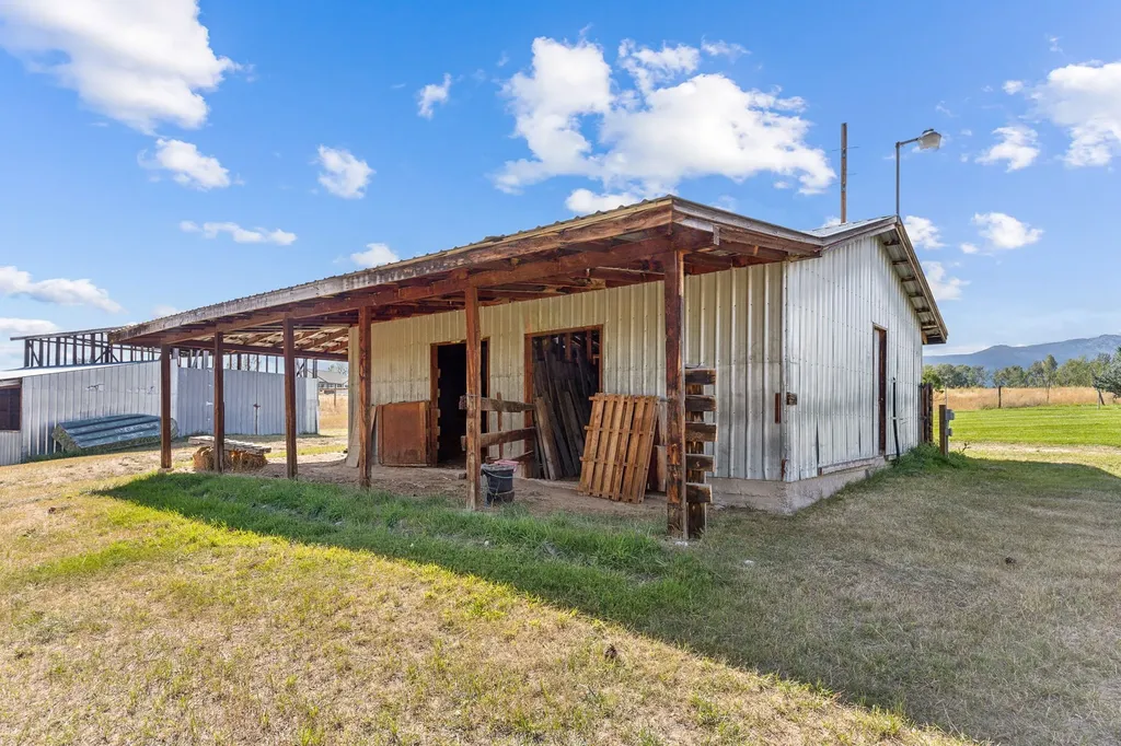 1774 Us Highway 93 N Victor MT 59875