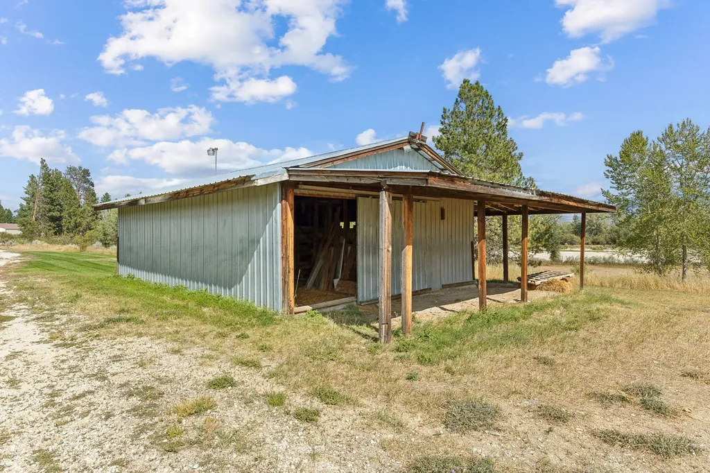 1774 Us Highway 93 N Victor MT 59875