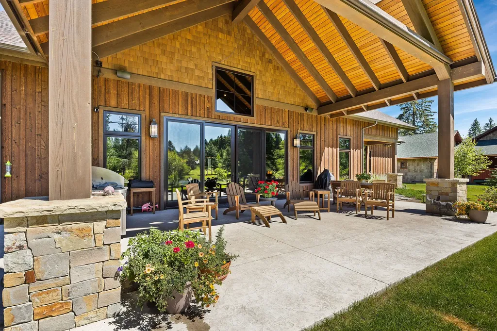 13544 River Run Loop Bigfork MT 59911