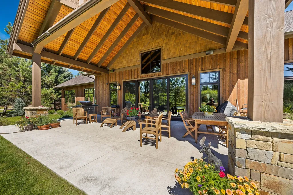 13544 River Run Loop Bigfork MT 59911