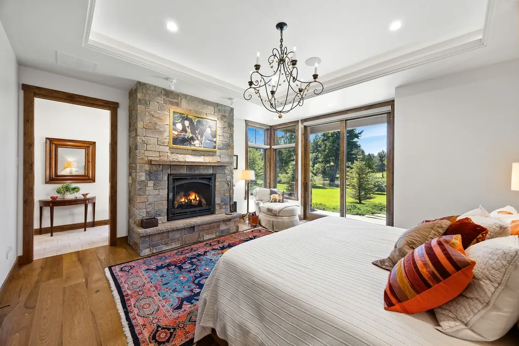 13544 River Run Loop Bigfork MT 59911