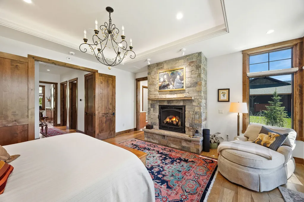 13544 River Run Loop Bigfork MT 59911
