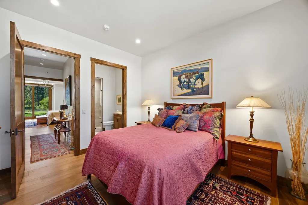 13544 River Run Loop Bigfork MT 59911