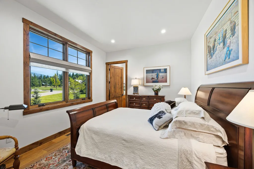 13544 River Run Loop Bigfork MT 59911