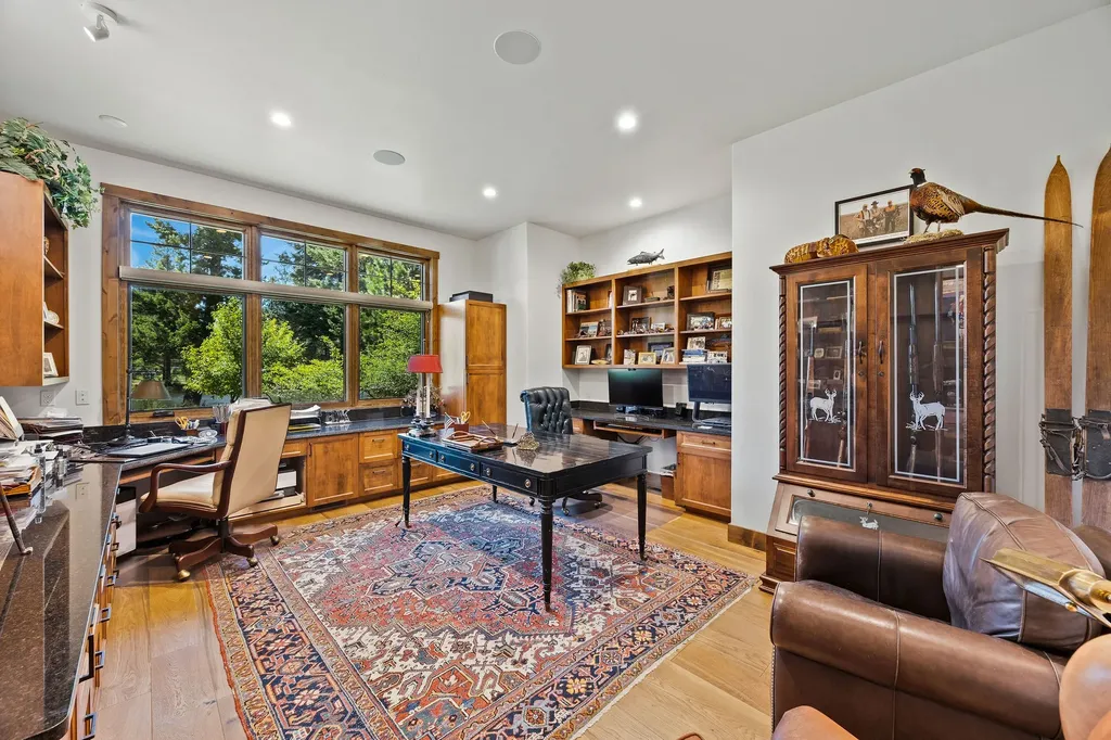 13544 River Run Loop Bigfork MT 59911