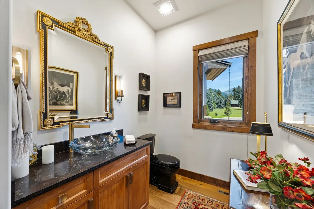 13544 River Run Loop Bigfork MT 59911