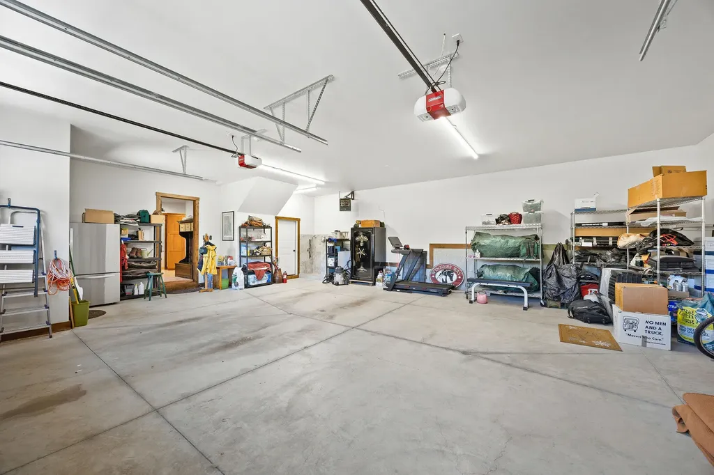 13544 River Run Loop Bigfork MT 59911