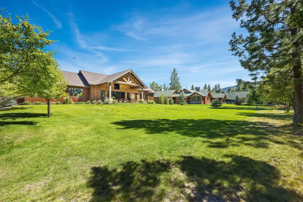 13544 River Run Loop Bigfork MT 59911