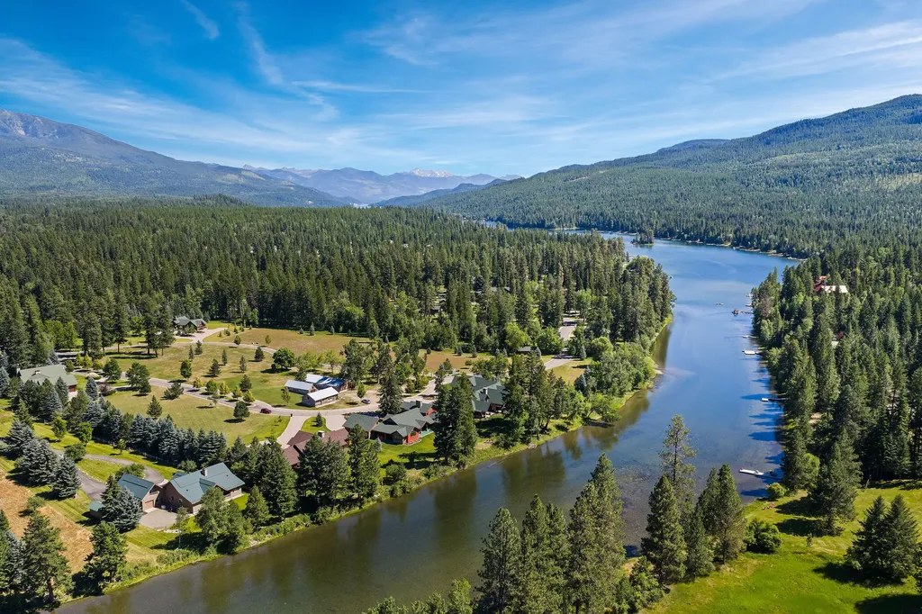 13544 River Run Loop Bigfork MT 59911
