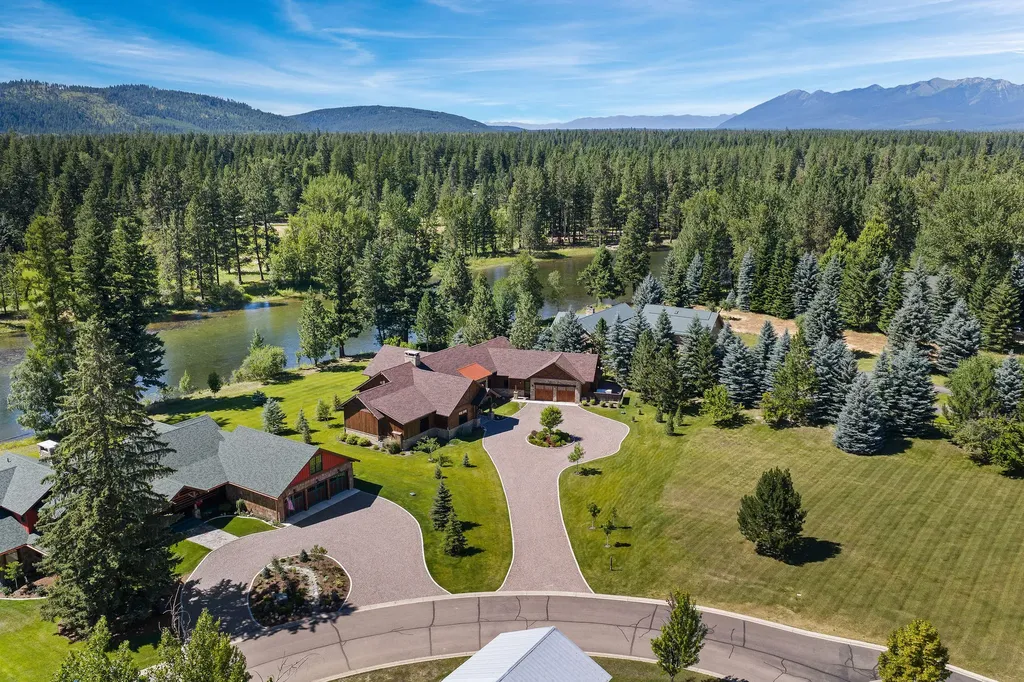 13544 River Run Loop Bigfork MT 59911