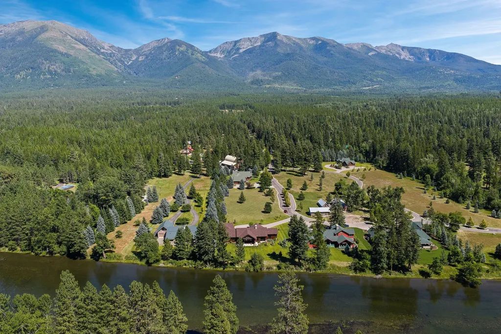 13544 River Run Loop Bigfork MT 59911