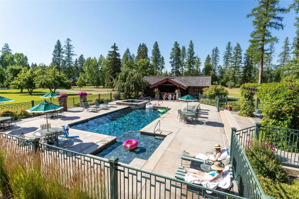 13544 River Run Loop Bigfork MT 59911