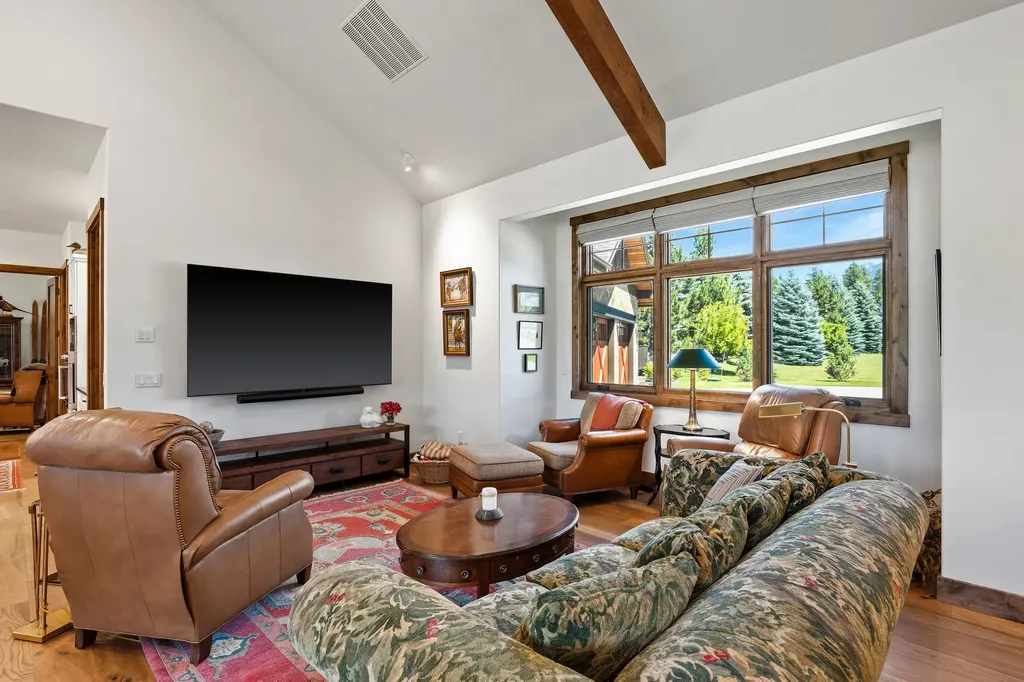 13544 River Run Loop Bigfork MT 59911